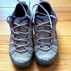 Columbia hiking boots size 8 1/2
